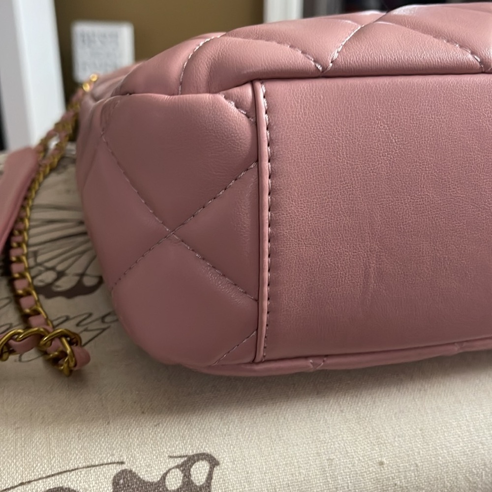 kick around bag I purchased at purse party - Picture 7 of 7